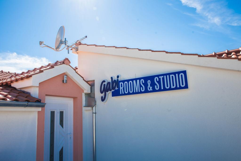 Gabi Rooms & Studio Apartment Lozovac Ngoại thất bức ảnh
