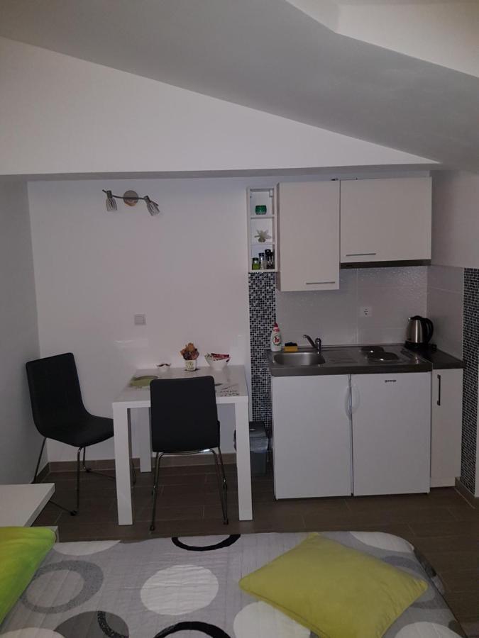 Gabi Rooms & Studio Apartment Lozovac Ngoại thất bức ảnh