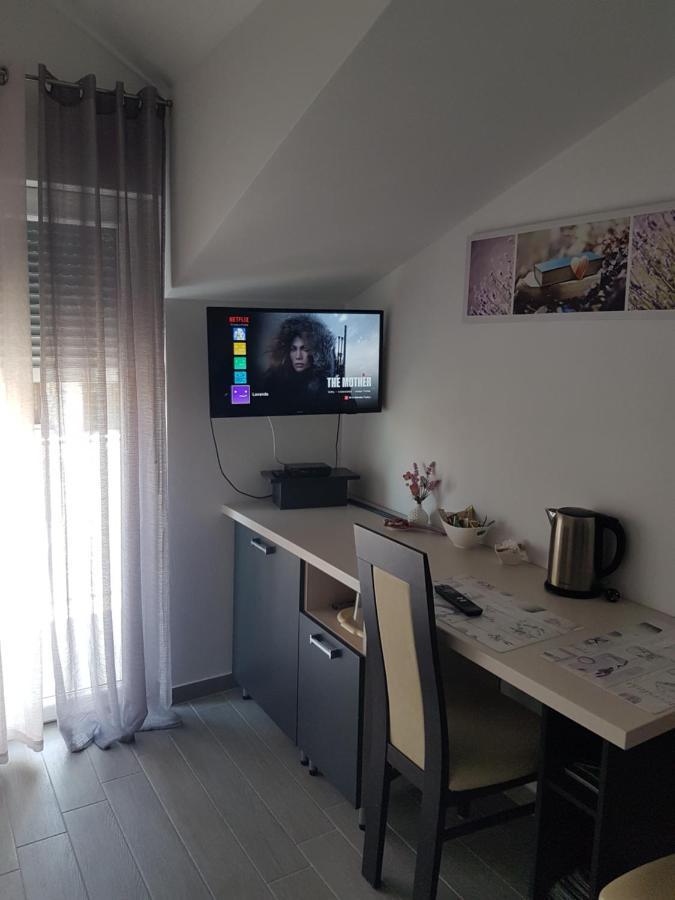 Gabi Rooms & Studio Apartment Lozovac Ngoại thất bức ảnh