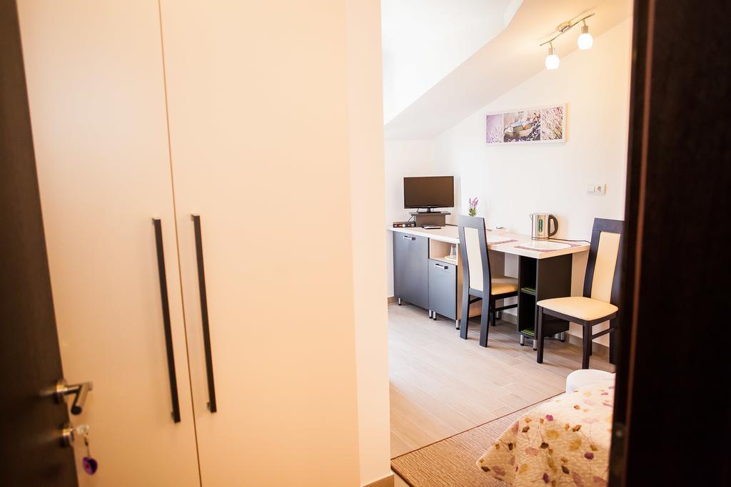 Gabi Rooms & Studio Apartment Lozovac Phòng bức ảnh