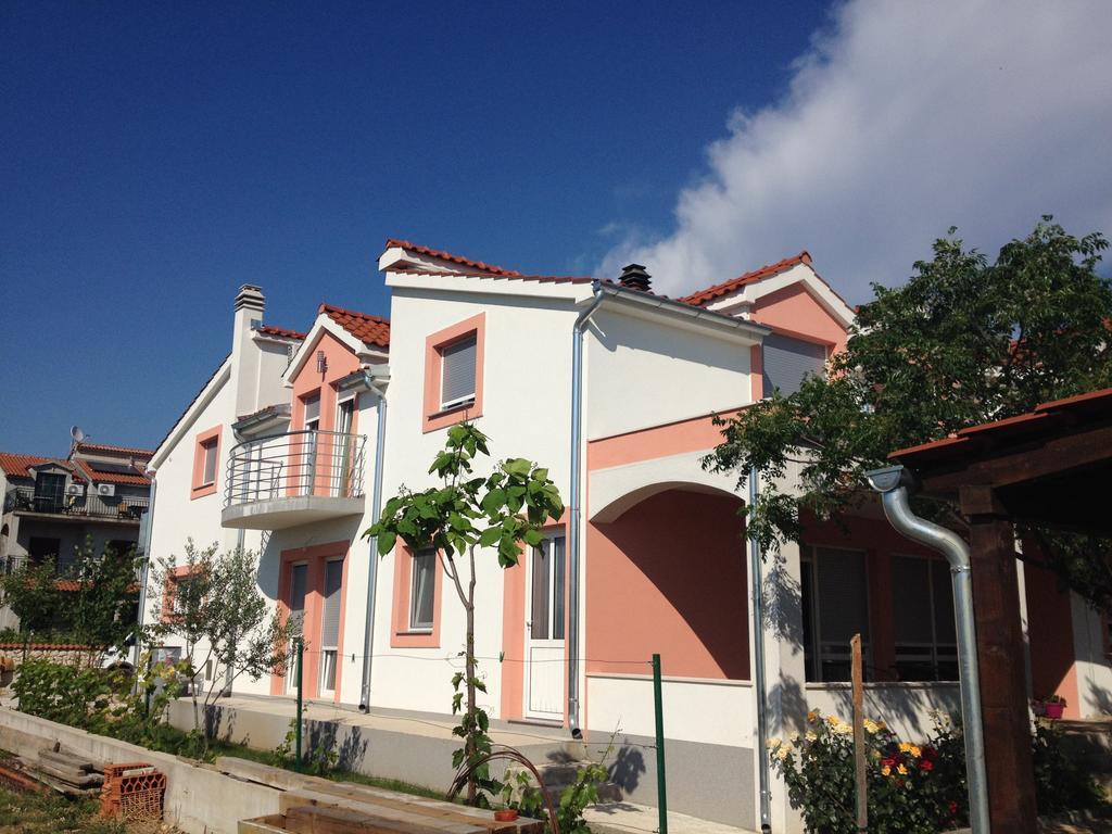 Gabi Rooms & Studio Apartment Lozovac Ngoại thất bức ảnh